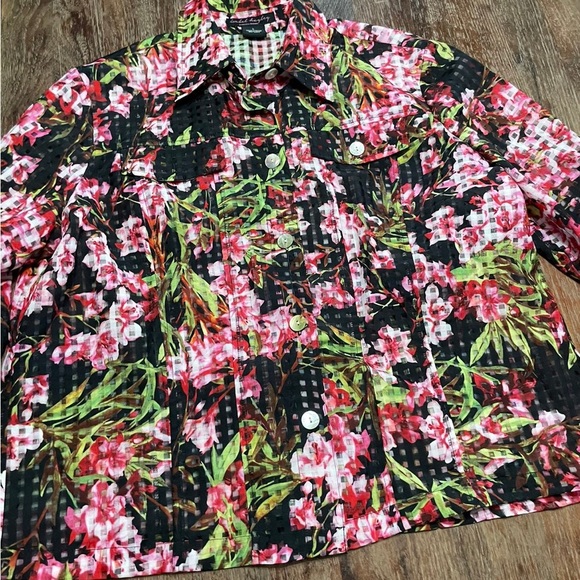 Isabel Hayley semi sheer floral button up blouse - Picture 2 of 9